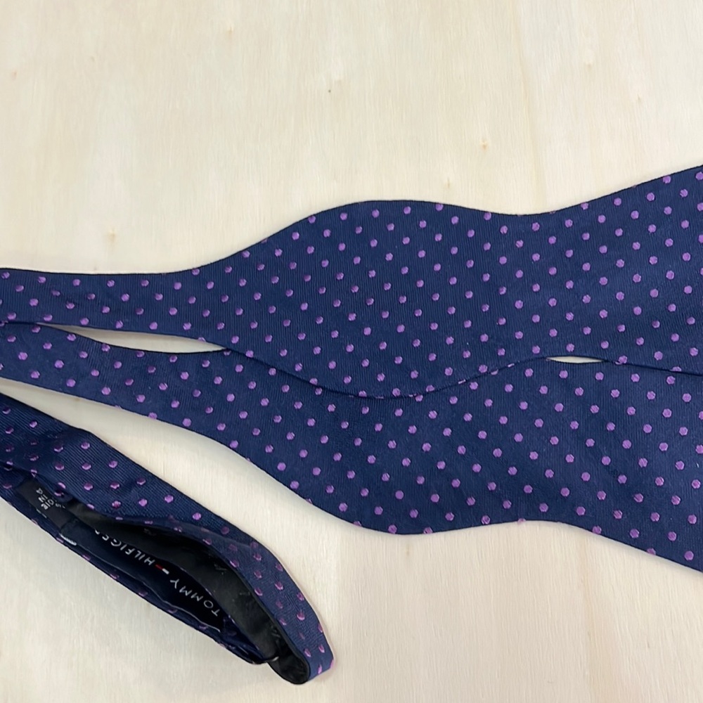 Tommy Hilfiger bow tie